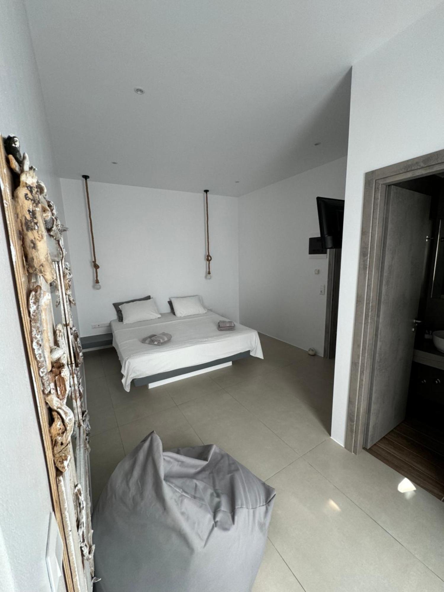 Madaky Hotel Nausa Exteriér fotografie
