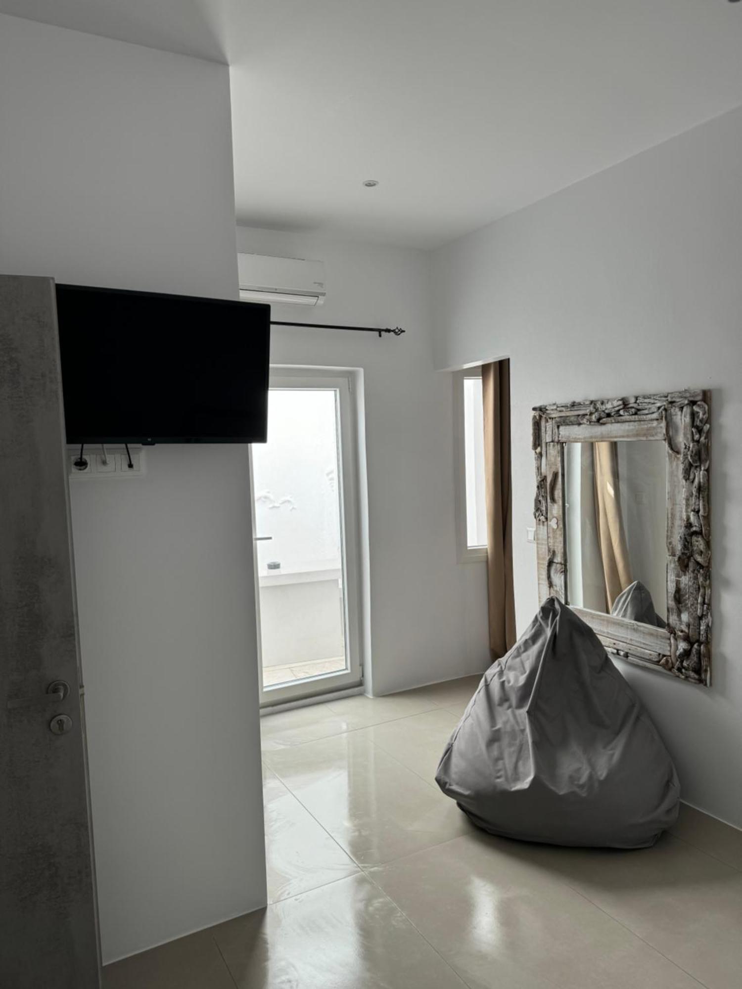Madaky Hotel Nausa Exteriér fotografie